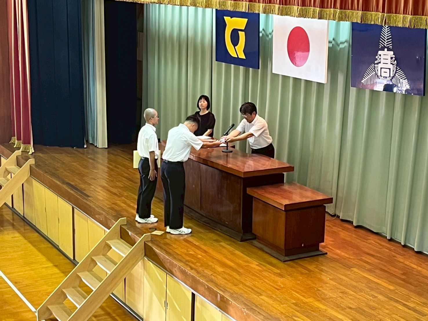 LINE_ALBUM_9.1 始業式 防災避難訓練_250901_7