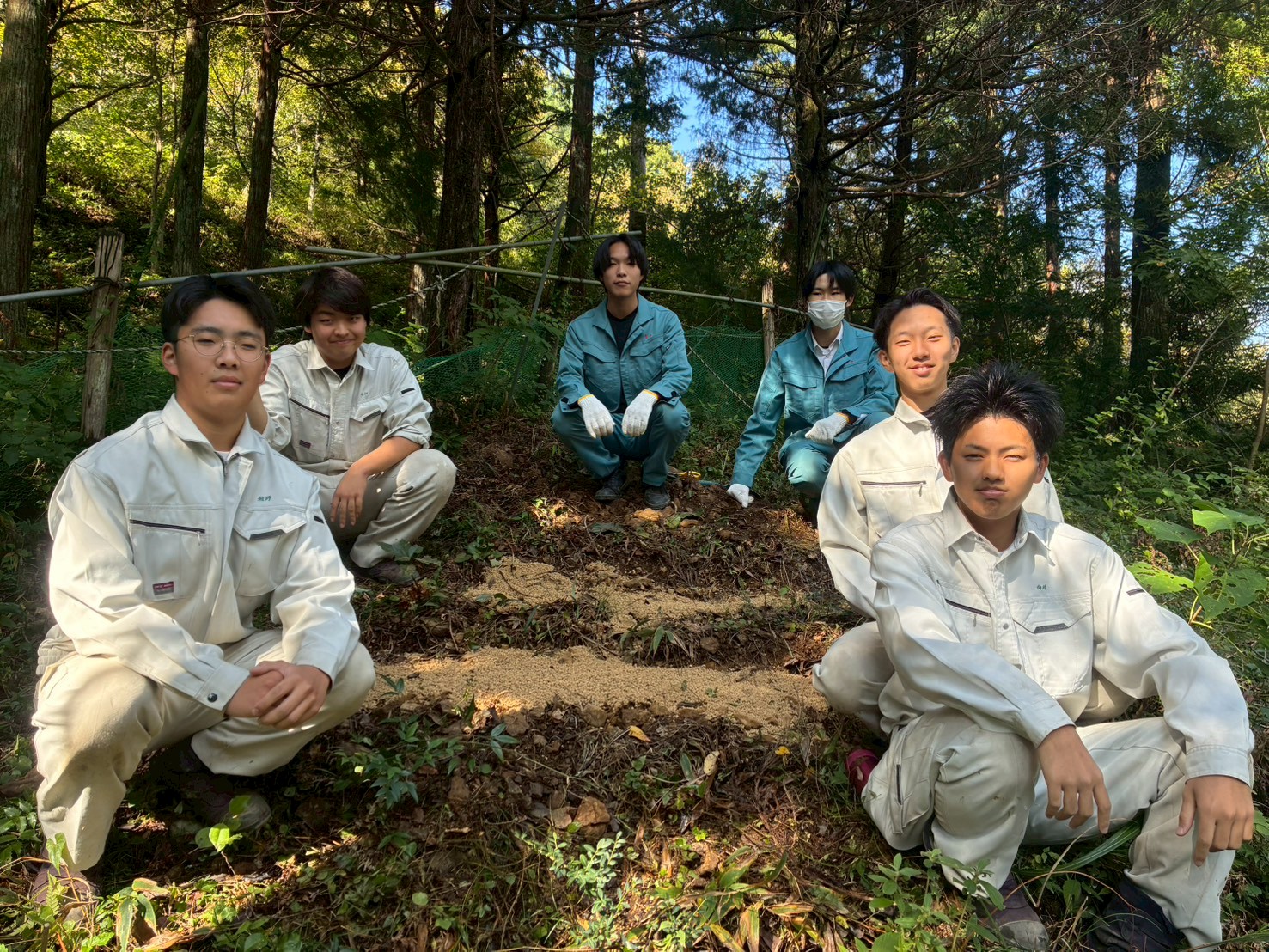 LINE_ALBUM_ジンリョウユリ定植_251120_7