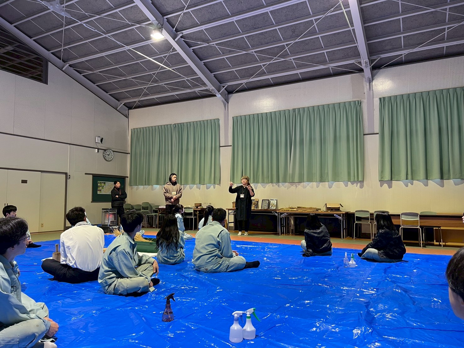 LINE_ALBUM_12.15 2年戸来さんしめ縄作り_251217_7