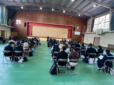 LINE_ALBUM_進路説明会、退任式_260323_9